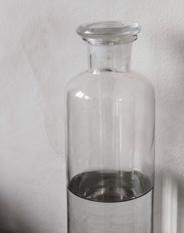 Glasflasche mit Deckel