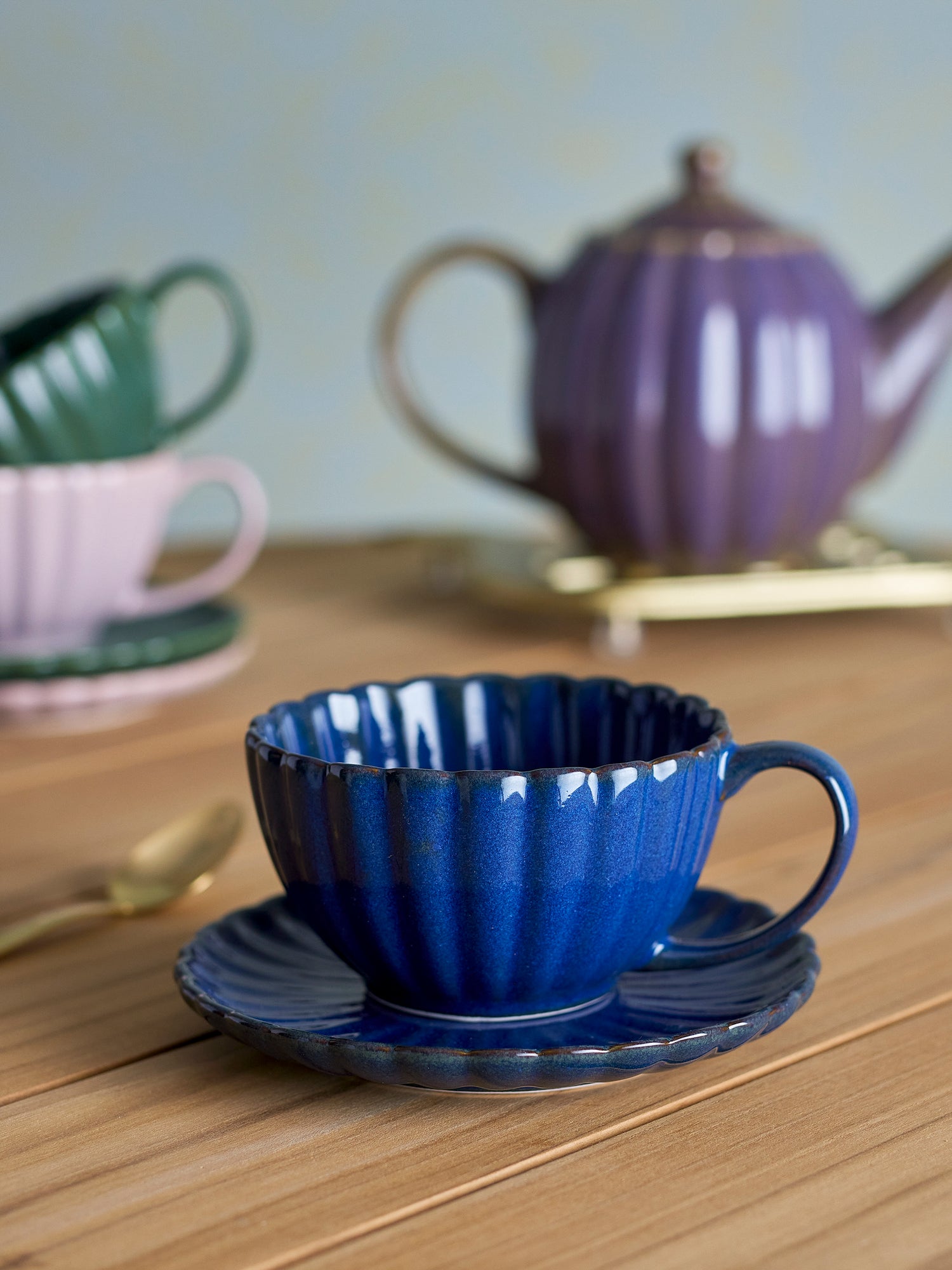 Tasse mit Untertasse I LATINA