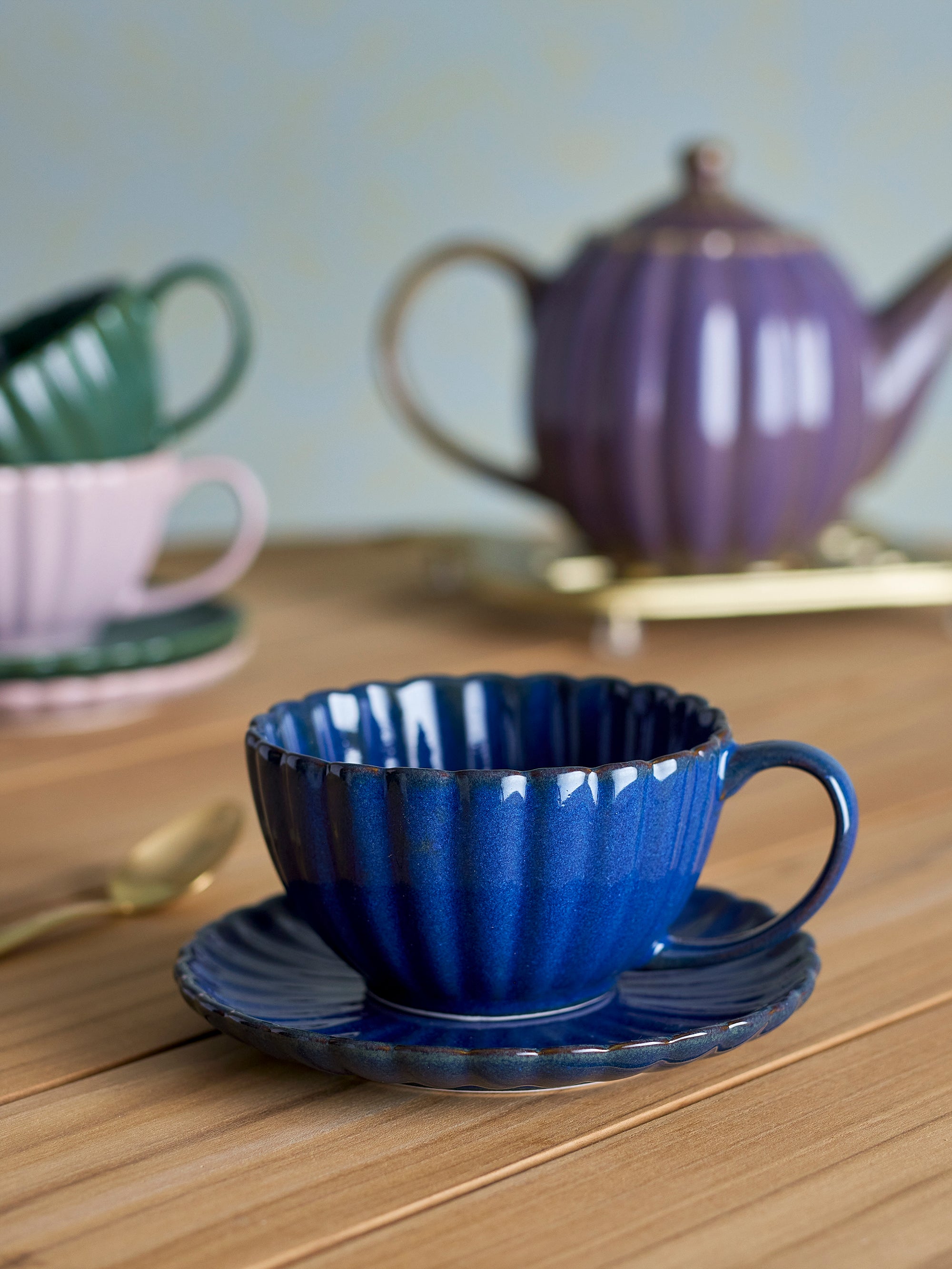 Tasse mit Untertasse I LATINA