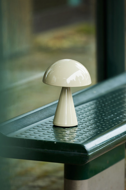 Tragbare Tischlampe I Sand