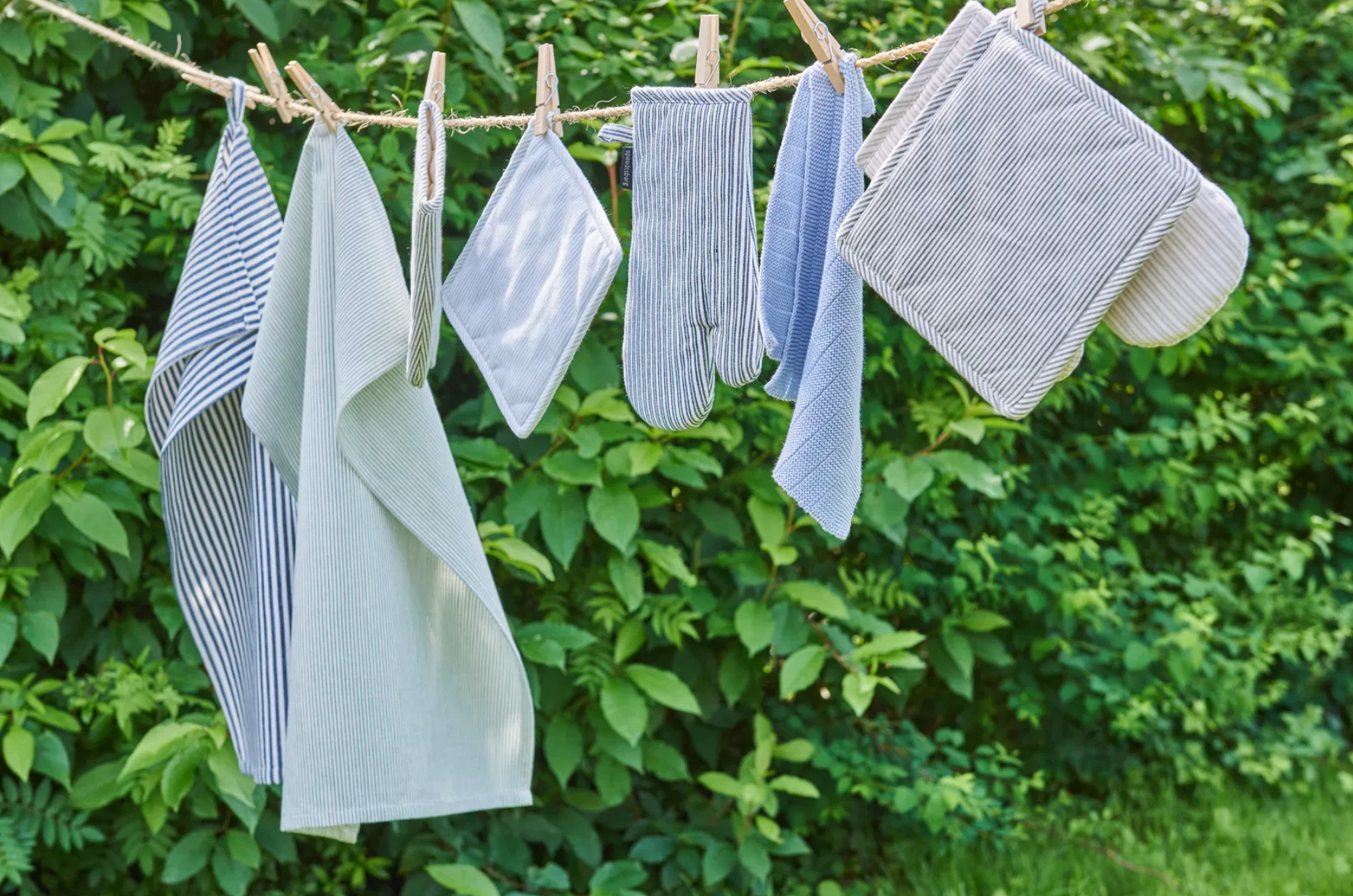 Geschirrtuch I blau gestreift