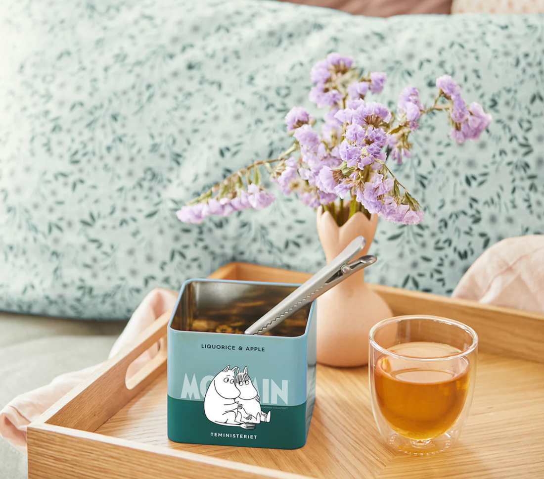 MOOMIN TEE - Lakritze &amp; Apfel