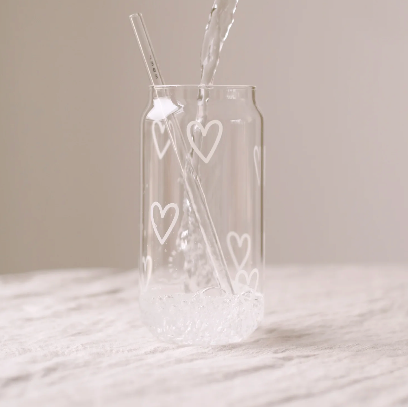 Trinkglas mit Herzen
